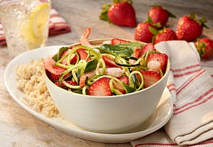 strawberry-zucchini-noodle-bowl