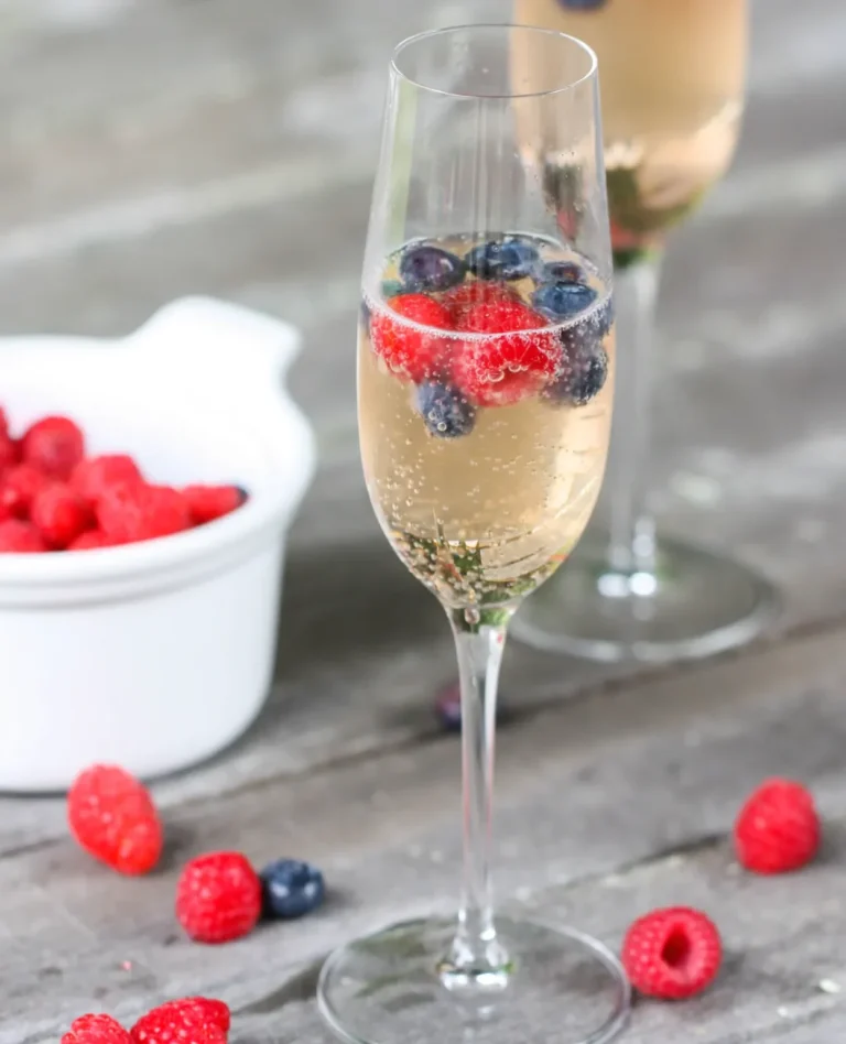 berry champagne sparkler in champagne glass